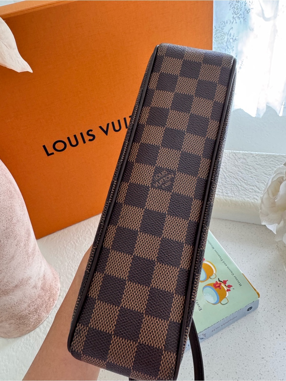 Louis Vuitton Recoleta in Brown Damier Ebene Shoulder Bag - Picture 4 of 9